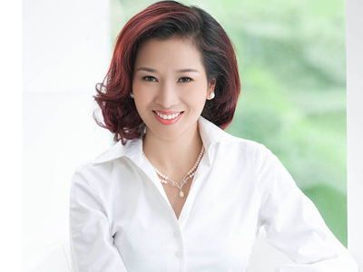 MRS Thu Hương sáng ngời giữa nắng nóng