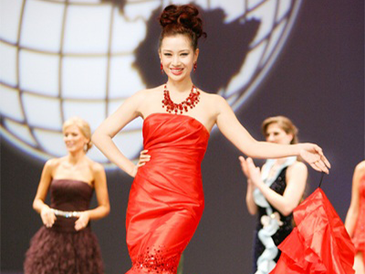 Á hậu MRS World Thu Hương “lộ” cách tắm trắng