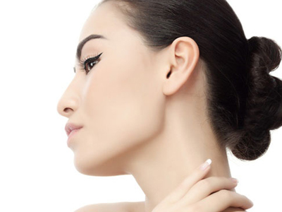 Trẻ hóa và xóa nhăn vùng cổ