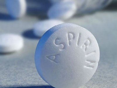 Thật khó tin thuốc aspirin lại là cách trị mụn nhanh nhất