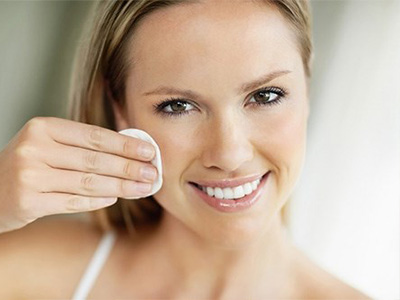 Cách làm trắng da mặt nhanh từ trái đào