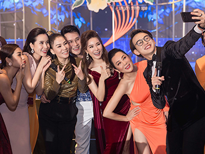 Những mỹ nhân ‘trẻ hơn tuổi thật’ được ví với các loài hoa