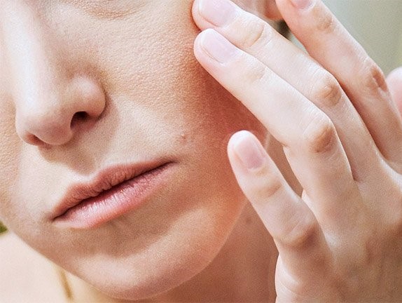 Thoát nám sau gần 20 năm bị “đeo bám”