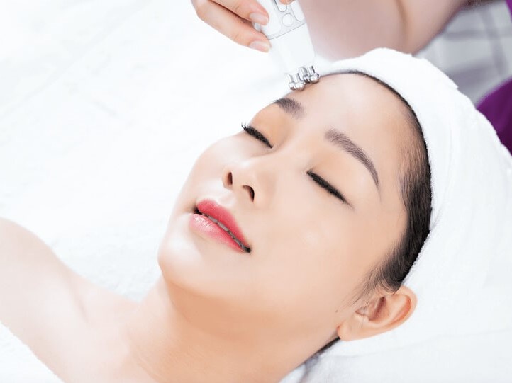 Câu chuyện trẻ ra 10 tuổi nhờ sử dụng dịch vụ trẻ hóa da