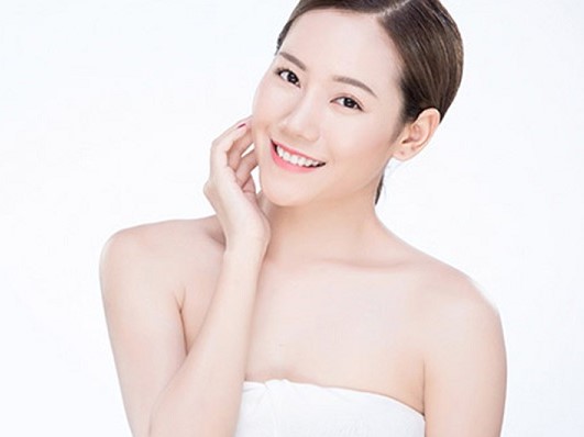 Nữ phóng viên chia sẻ bí quyết sở hữu da mặt trắng hồng rạng rỡ