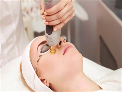 Trẻ hóa da bằng laser CO2 có tốt không?