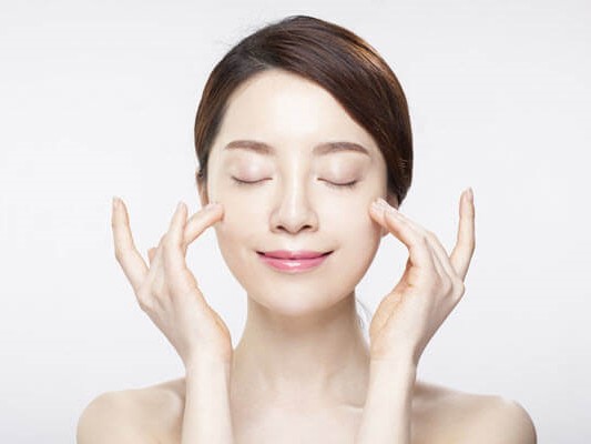 “Sao chị trẻ thế!” – Niềm vui đến từ trẻ hóa da bằng Laser