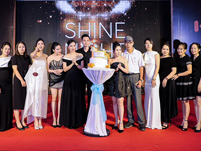 Dạ tiệc Shine Night mừng sinh nhật 19 tuổi Saigon Smile Spa