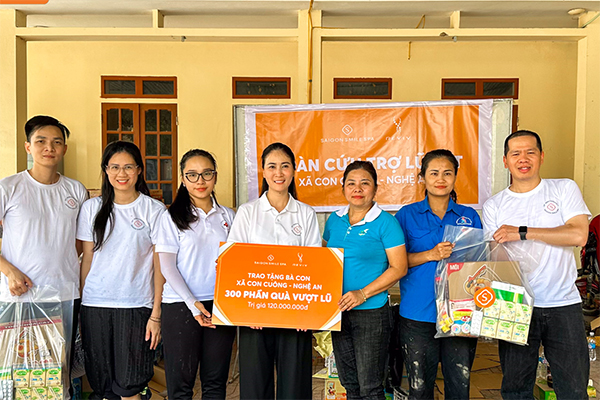 Saigon Smile Spa hướng về vùng lũ Nghệ An – 300 phần quà đến đúng lúc