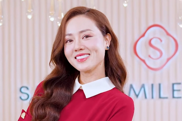 Nhà báo Ngọc Hà giảm 4kg và 16cm vòng bụng nhờ AI Slimtech, tự tin diện áo dài đón Tết